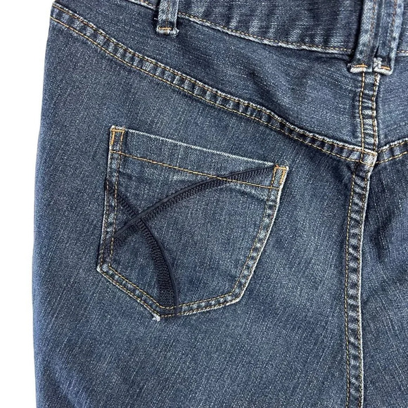 Lane Bryant Cutoff Shorts Plus Size 16 Dark Wash Frayed Hem Stretch Blue Denim - Picture 5 of 7